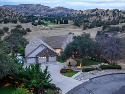22113 Oak Glen Ln