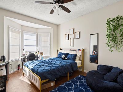 915 W 23rd St APT 208