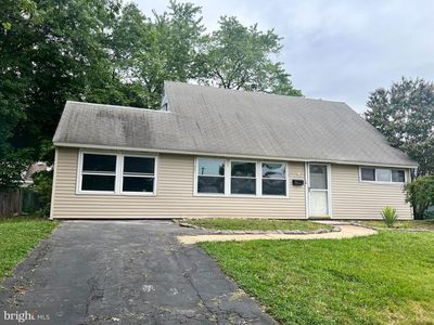 Property at 19 Vicar Ln, Levittown, PA