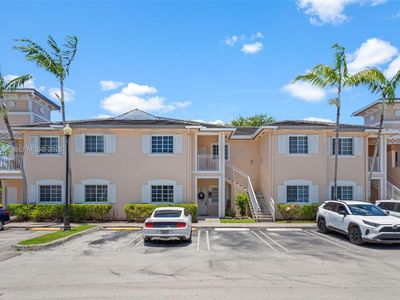 2741 NE 4th St Unit 202