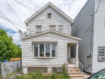 10 John St