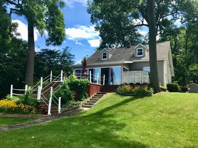 16218 E Lake Dr