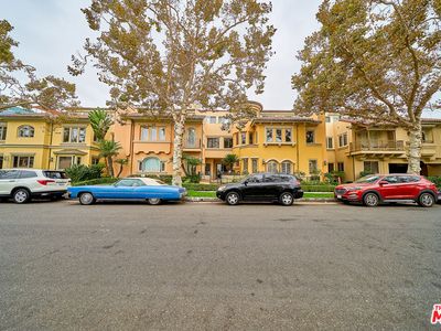 143 N Arnaz Dr APT 106