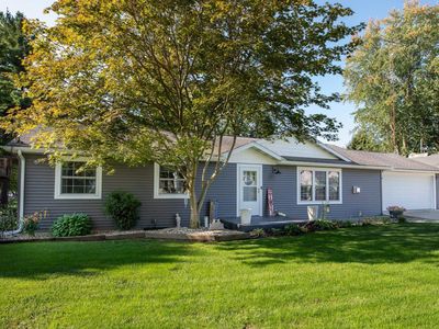121 W Pleasant St