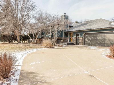 2713 S Harvey Dunn Dr