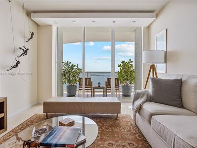 218 SE 14th St APT 2105