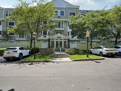 500 Pondside Drive #4L