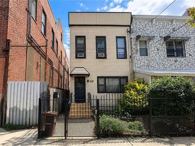 123 Milford St