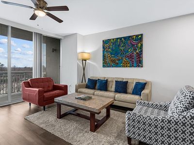 3338 Peachtree Rd NE APT 702