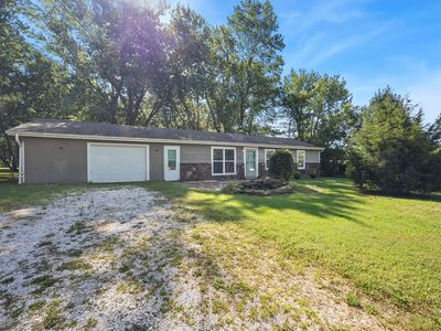 882 N 54th Ave