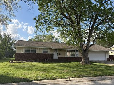 Property at 811 Franklin St, Charleston, IL
