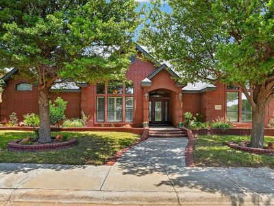 200 Skywood Cir
