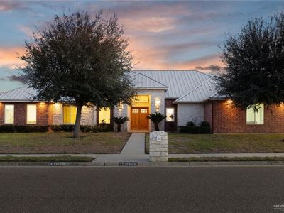2605 Brazos Ave