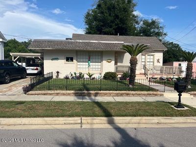 112 Azalea Dr
