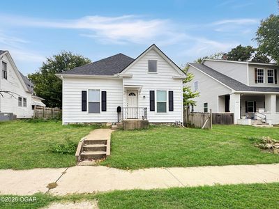 1822 S Sergeant Ave