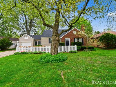 118 Ivanhoe Ave NE