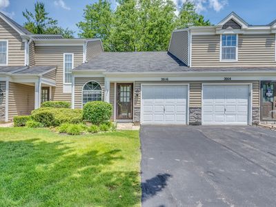 Property at 2016 Muirfield Cir, Elgin, IL