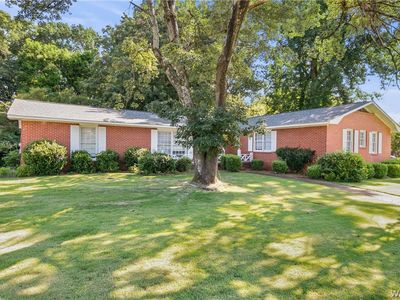 44 Southmont Dr
