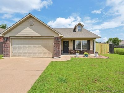 63 W Fairlane Dr