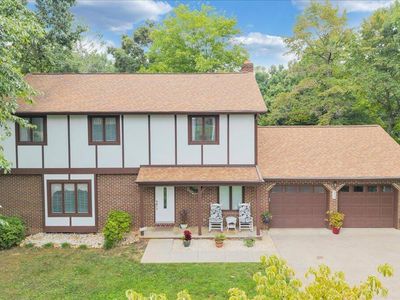 313 Carriage Ln