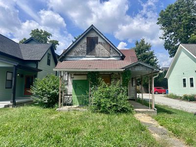 1310 E Saint Clair St