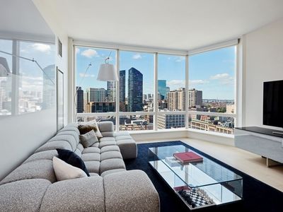 1 Franklin St #2011