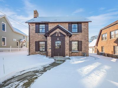 906 North 12th STREET