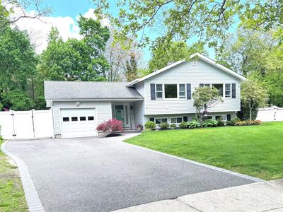 21 Salisbury Drive N