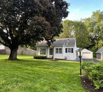 Property at 590 Valley Ln, Mendota Heights, MN