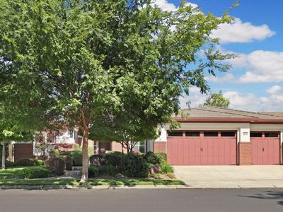 2424 Ashbridge Ln