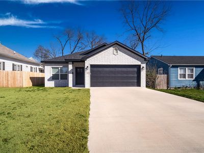 1027 S Arkansas St