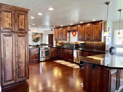 310 N Mountain View St