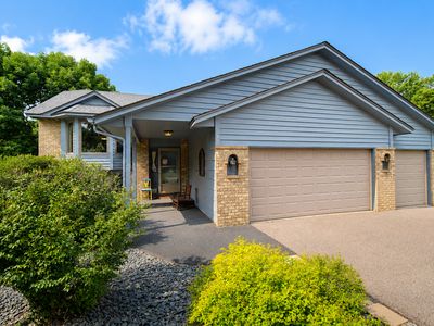 940 Douglas Ct