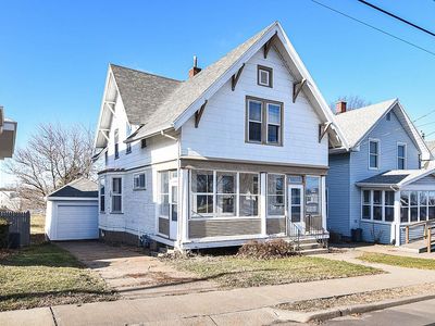 1949 Saint Ambrose St