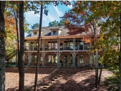 425 Blue Water Pointe Dr