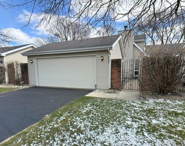 Property at 2324 Deerpath Dr W, Schererville, IN