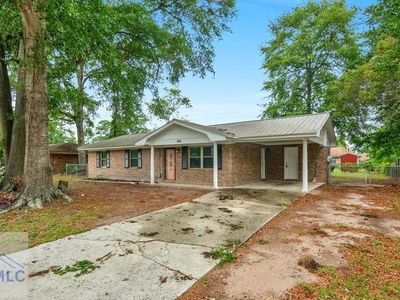495 Elm St