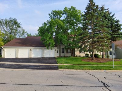 537 E Shagbark Ln #B