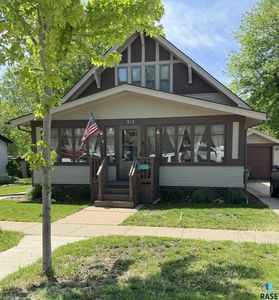 315 W Luverne St