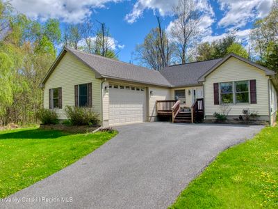 996 Sleepy Hollow Road