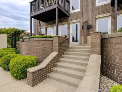 618 W Riverside Drive