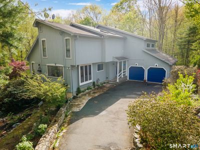 Property at 26 Vidich Lane, Naugatuck, CT