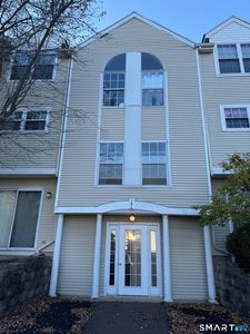 2390 State Street #2L