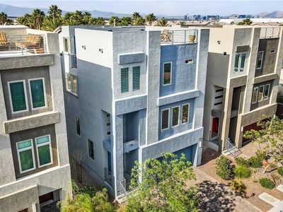 8016 Carpenter Creek Ave