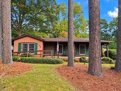 Property at 105 Riverside Dr, Yorktown, VA