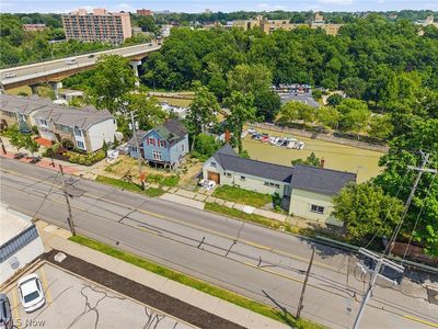 1587 Wooster Rd