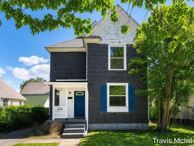908 Eastern Ave SE