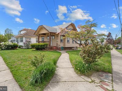 6121 Wayne Ave
