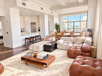 127 Madison Ave APT 1701