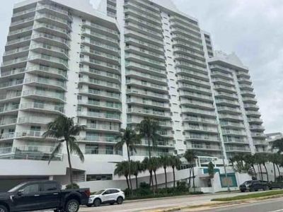5900 Collins Ave #601